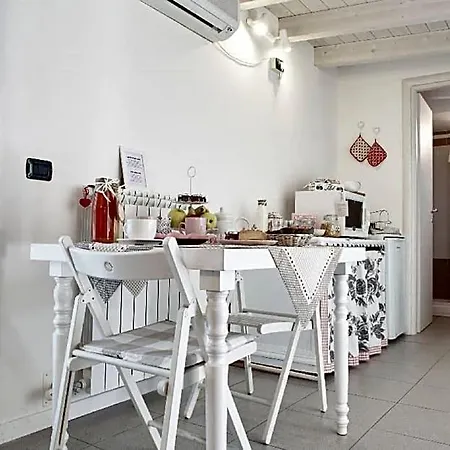 Casetta Bianca Bed & Breakfast 3*