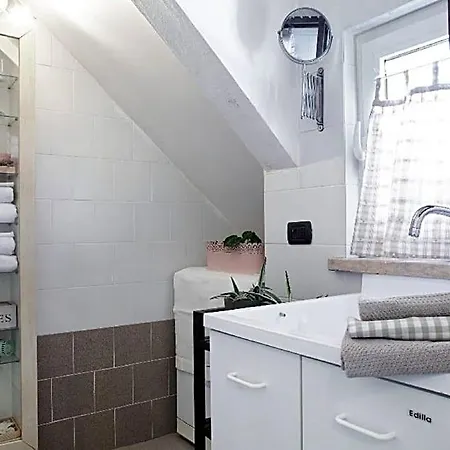 Casetta Bianca فندق مبيت وإفطار سان جيوفانّي لوباتوتو